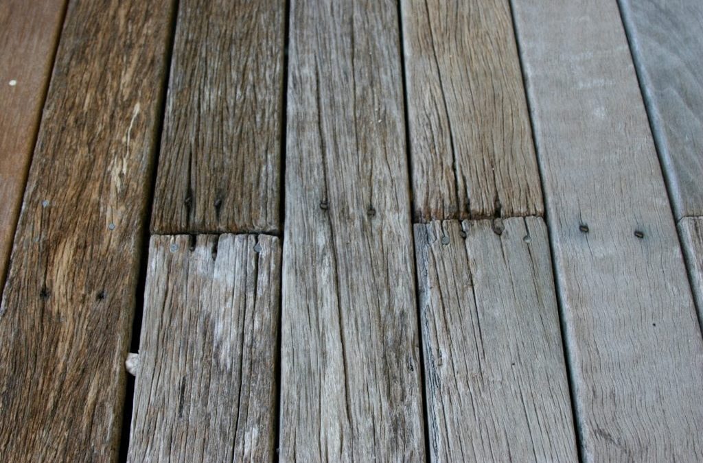 Que faire avec une terrasse en bois grise
